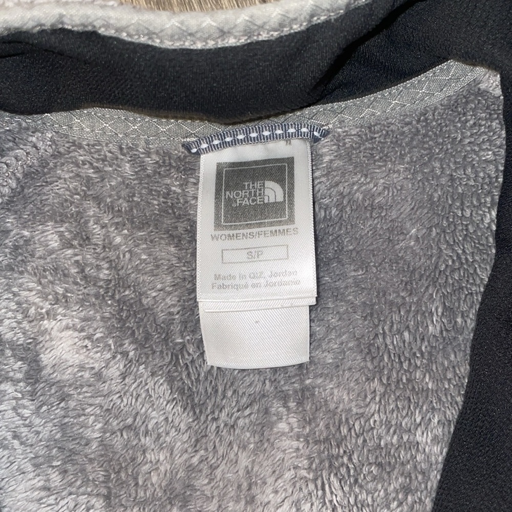 Women’s The North Face Osito 1/4 Zip Pullover - grey - small - Picture 2 of 5